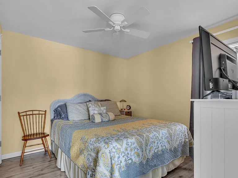 228 Hancock Ave — Photo 6