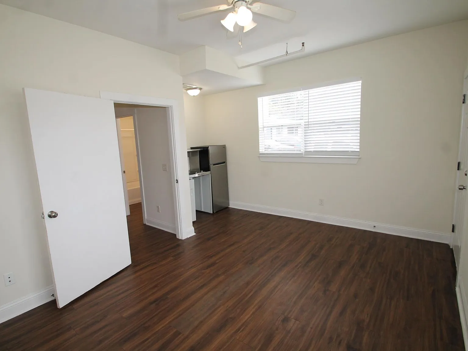 1 bed, 440 sqft, $1,000 — Photo 4