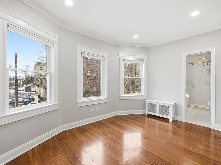 16 Munn St #2 — Photo 7