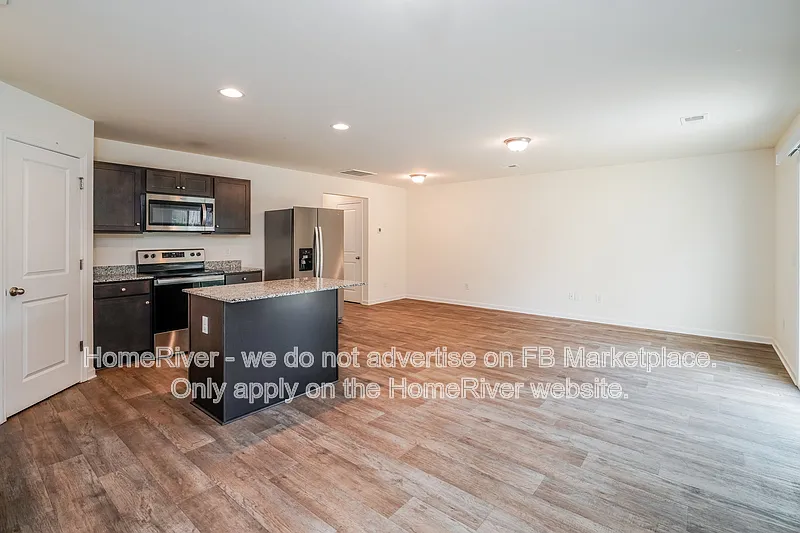 3 bed, 2.5 bath, 1588 sqft, $2,225 — Photo 3