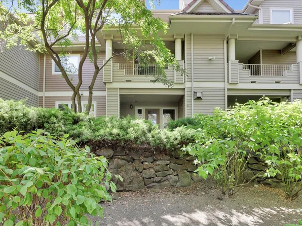 639 N Riverpoint Blvd APT H103, Spokane, WA 99202