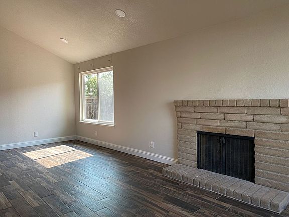 4th image of 9462 Roseburg Ct