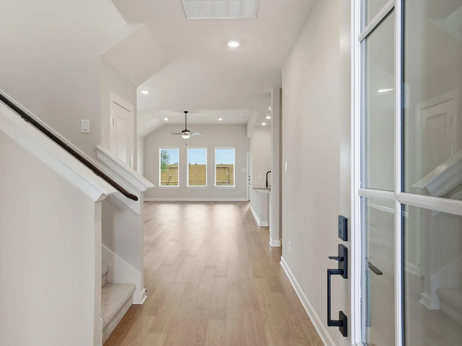 5 bed, 3.5 bath, 2824 sqft, $2,535 — Photo 3
