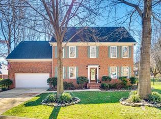 438 Shadydale Ct, Fort Mill, SC 29708