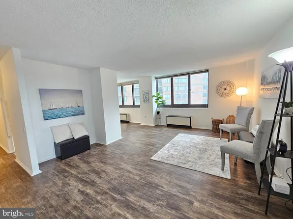 1420 Locust St APT 18Q, Philadelphia, PA 19102