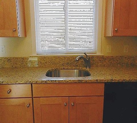 Maple cabinets, granite countertops