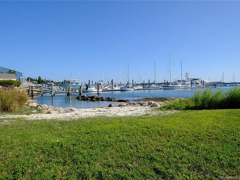 10 Morgan Point — Photo 39