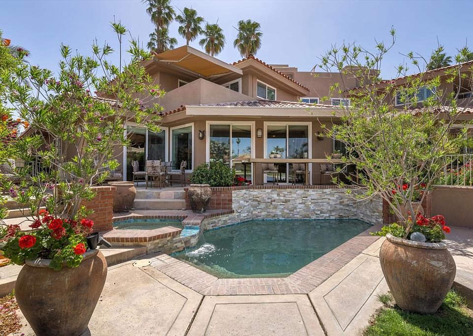 1st image of 210 Desert Lakes Dr