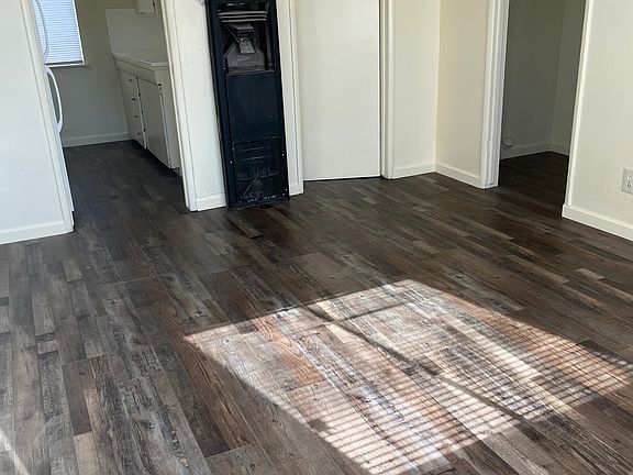 5th image of 2824 E Hammond Ave APT 3