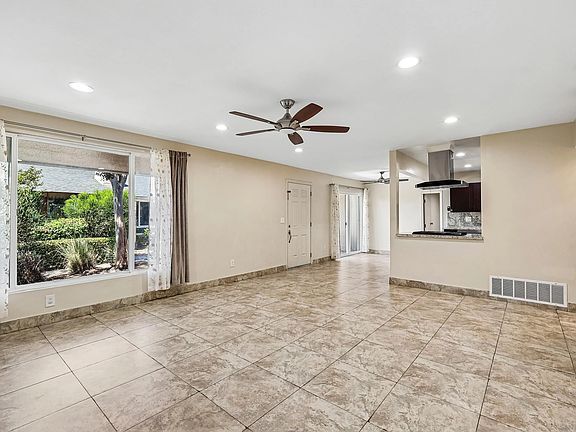 4th image of 559 Oakdale Ln #3