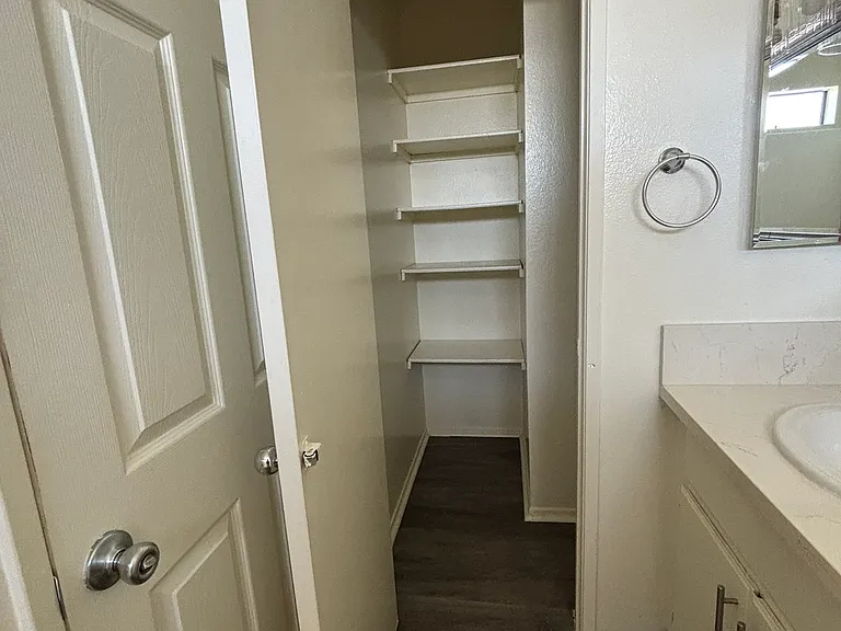 13602 Cordary Ave #20 — Photo 7