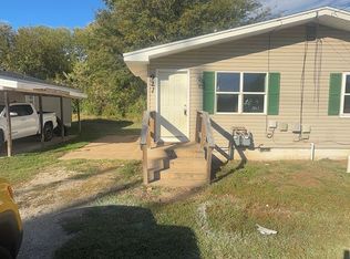 927 N Fulbright Ave, Springfield, MO 65802