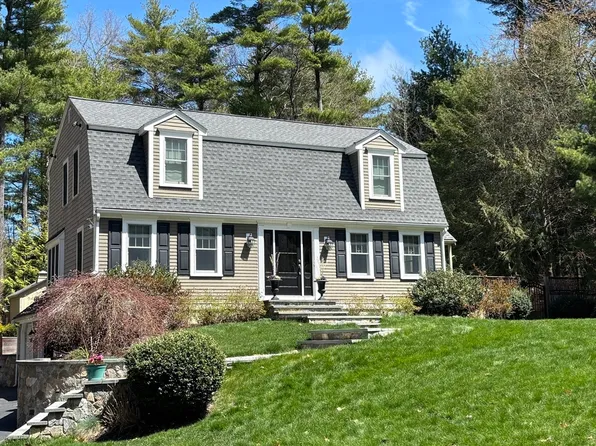 66 Simmons Dr, Duxbury, MA 02332