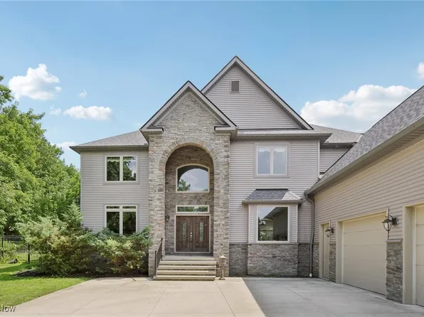 24360 Deptford Dr, Beachwood, OH 44122