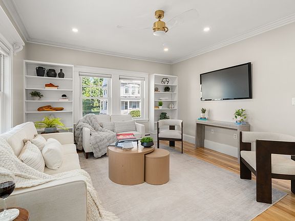 2nd image of 60 Guernsey St #6