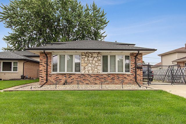 1st image of 5309 W 138th St