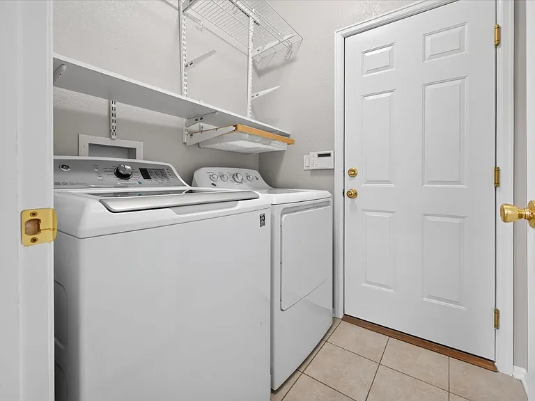 11572 Pine Hill St — Photo 20
