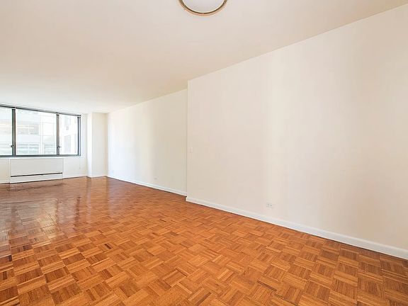3rd image of 211 W 56th St #M17
