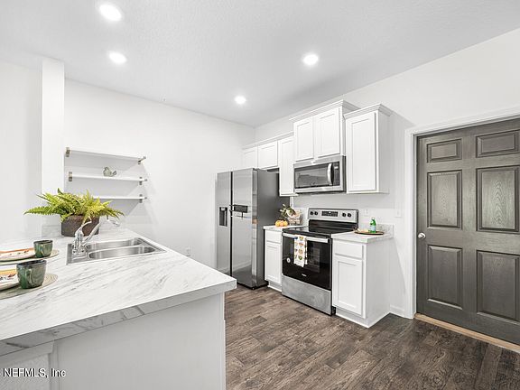 5th image of 62 SCOTCH PEBBLE Drive