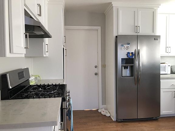5th image of 3076 Woodcrest Dr