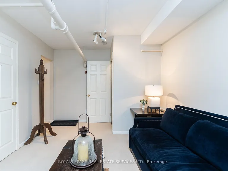 70 Shaftesbury Ave #4 — Photo 34