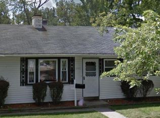 8140 Wicker Park Dr, Highland, IN 46322