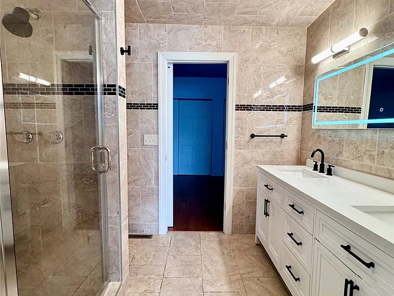 762 Columbus Pkwy — Photo 23