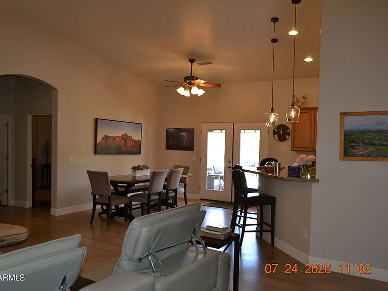 5914 E Broadway Ave — Photo 7
