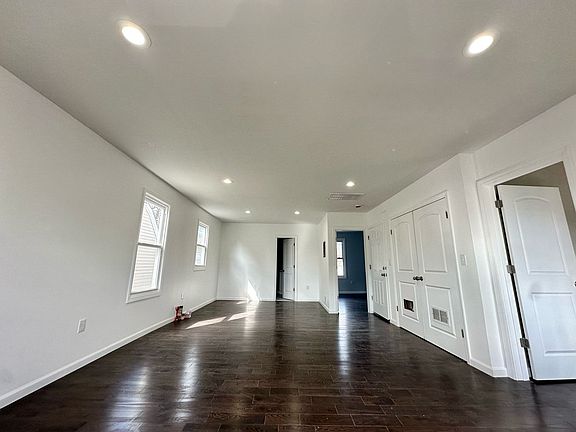 5th image of 105 S 7th St Floor 2