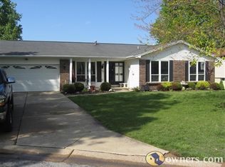 32 Lakemont Dr, Saint Charles, MO 63304