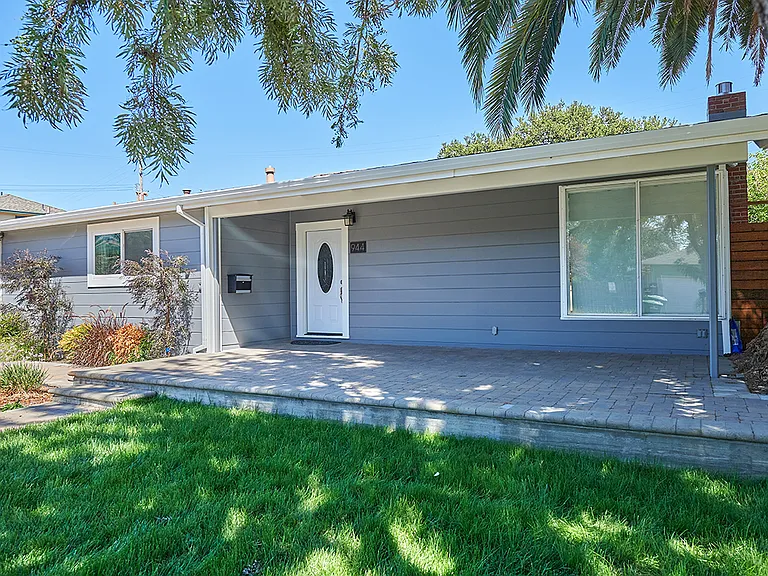 944 Bruno St — Photo 14