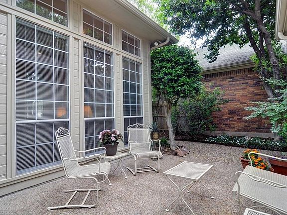 Amazing private patio, perfect place to enjoy outdoor with f