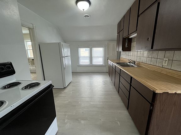 3rd image of 722 S 22nd St