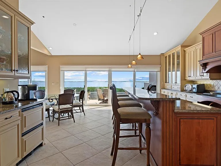 2254 Harbour Court Dr — Photo 40