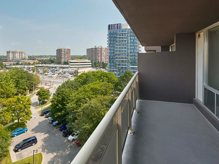 15 Baif Blvd — Photo 6