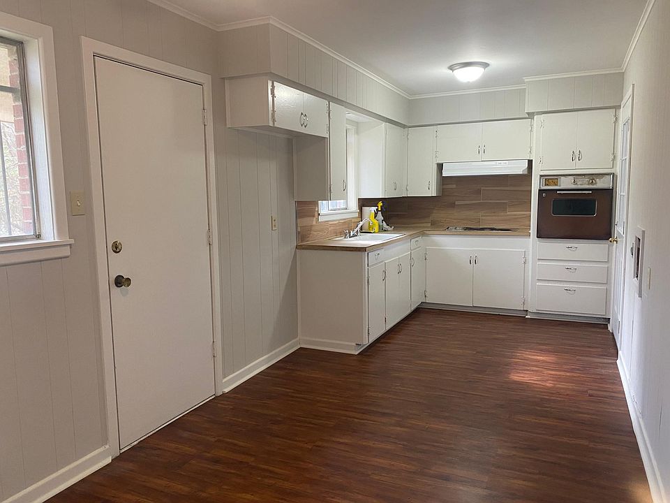 1st image of 2611 W 15th St