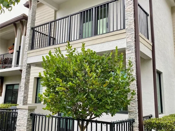 4980 NW 83rd Ave, Doral, FL 33166