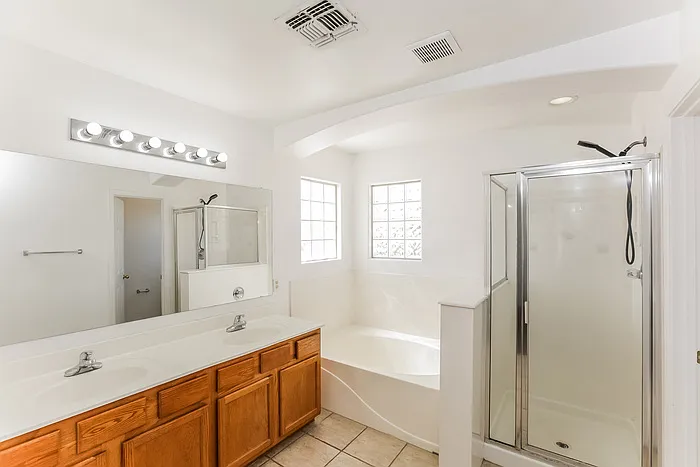 2241 S 85th Dr — Photo 11