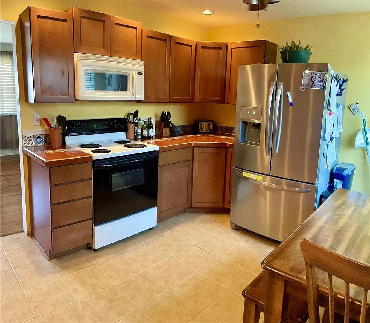 Charming, Updated Ranch Home in Established Neighborhood!! — Photo 4