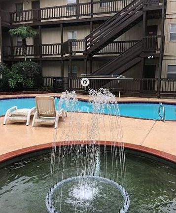 3rd image of 2301 Edenborn Ave APT 402