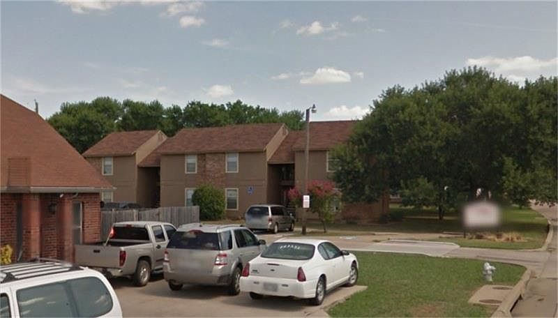 1st image of 501 Kings Way Dr