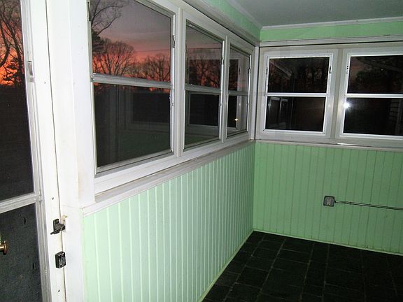 Enclosed Back Porch.