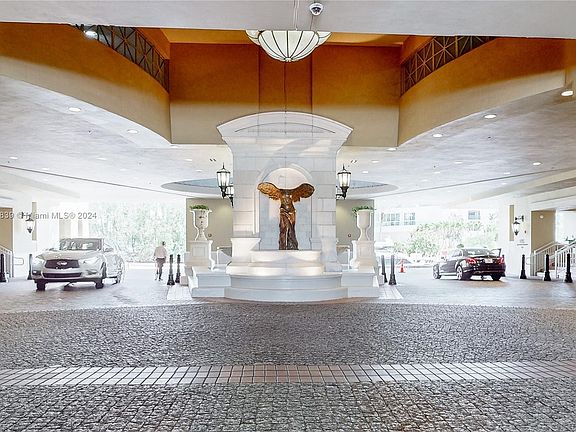 3rd image of 250 Sunny Isles Blvd #Townhouse 307