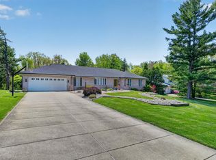 17202 Pencross Dr, Granger, IN 46530