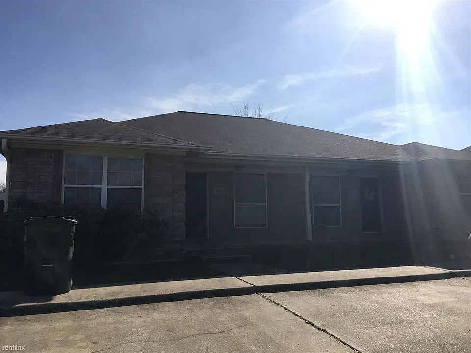 3 bed, $1,350 — Photo 4