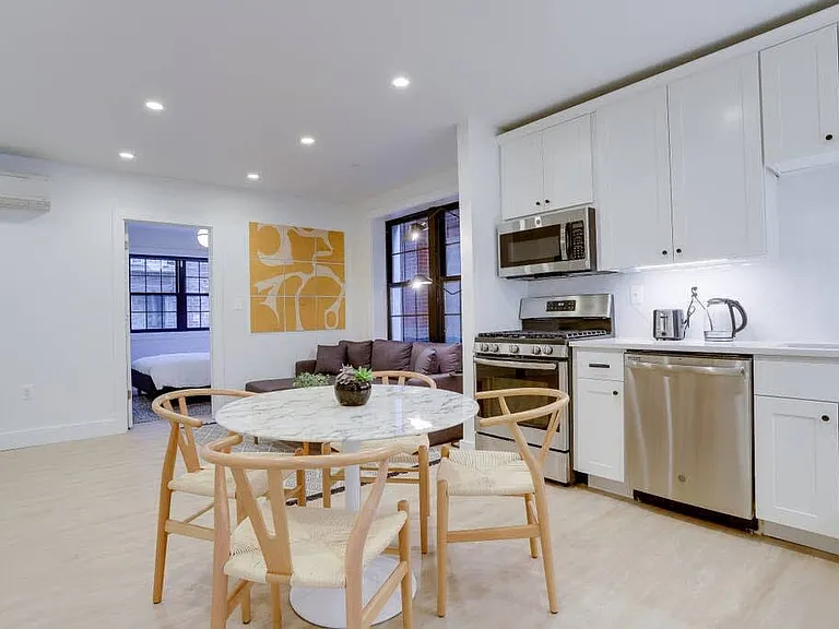 712 G St SE #103 — Photo 5