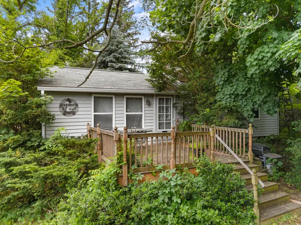 4149 S Highland Dr, Hillsdale, MI 49242