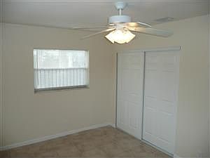 5th image of 218 SW 14th St #2