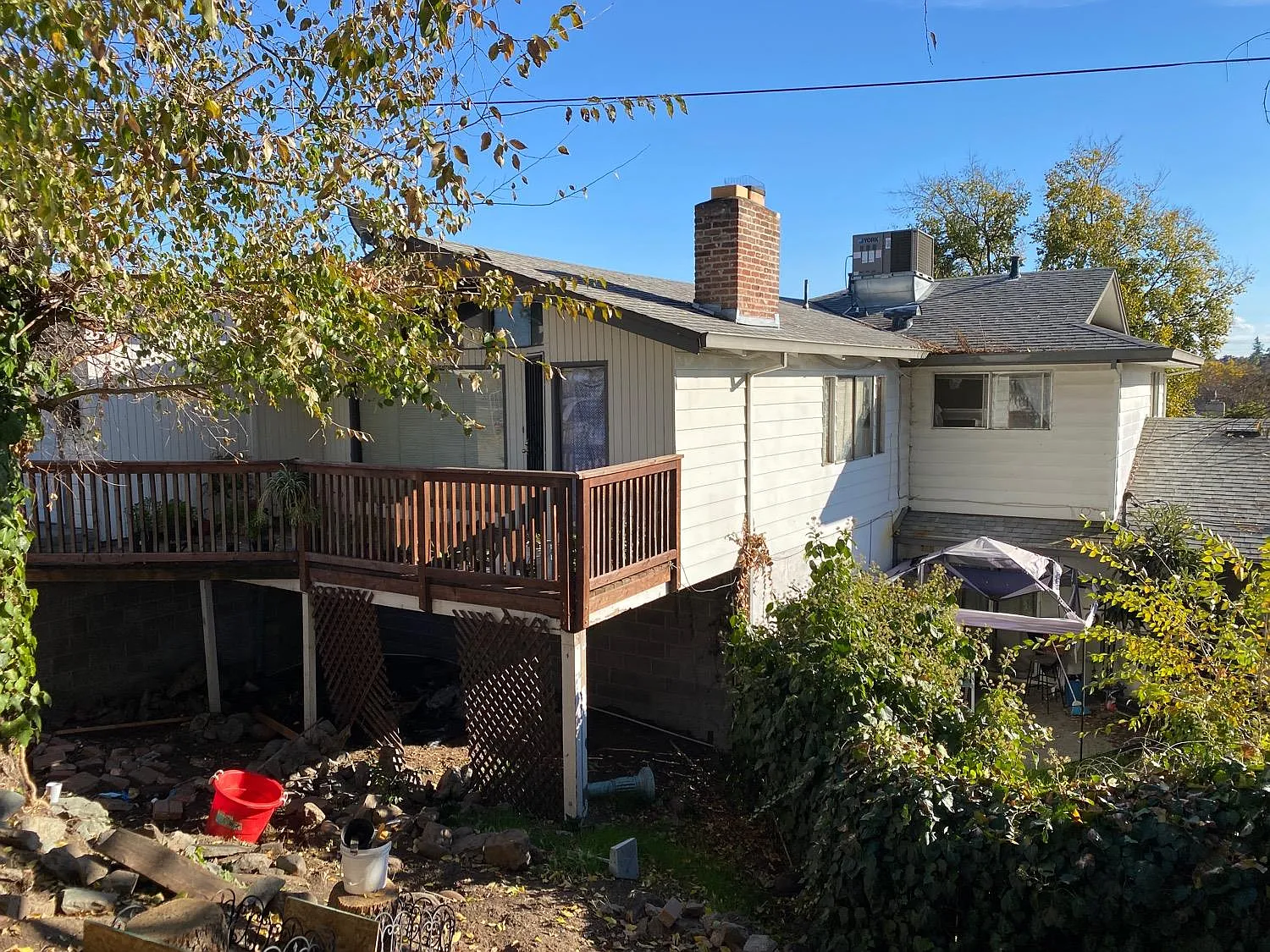 1890 River Dr photo 1