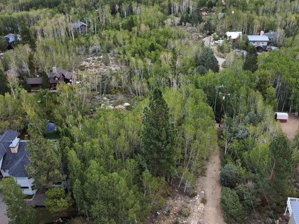 423 Juniper Dr, Crowley Lake, CA 93546